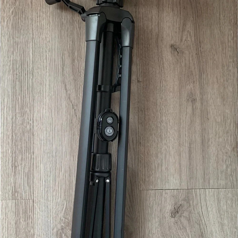 Ventosa Professional Mirrorless &DSLR &Smartphone 3-Stage Tripods+Bluetooth RC
